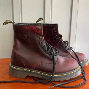 Dr. Martens Unisex-Adult 1460 Women's Smooth Leather Lace Up Boot Fashion